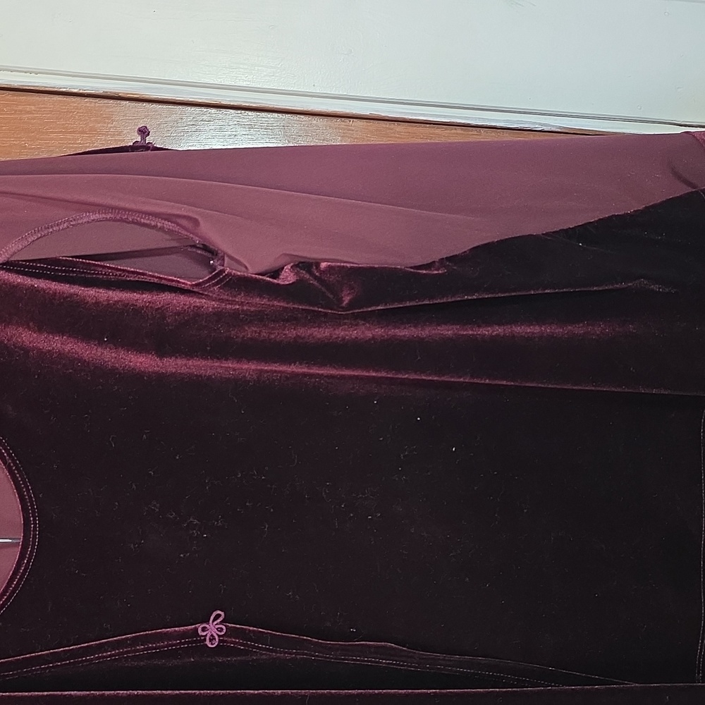 Velvet Burgundy Two-Piece Set GEORGE - Picture 4 of 8